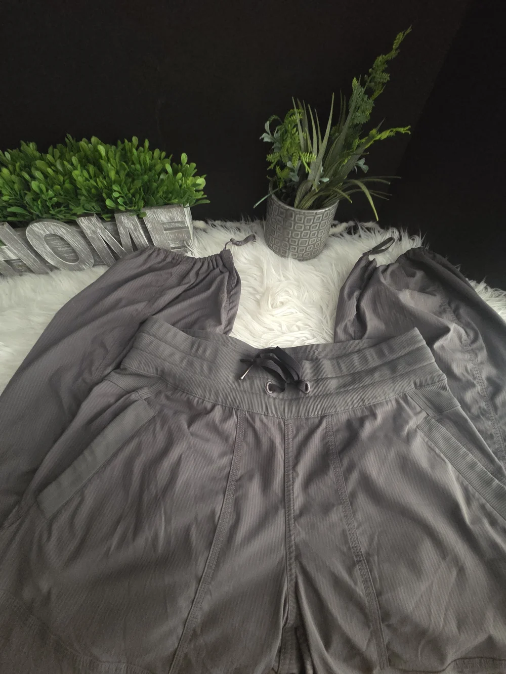 lululemon Dance Studio Charcoal  Drawstring Ruched Jogger Pants. Size 8